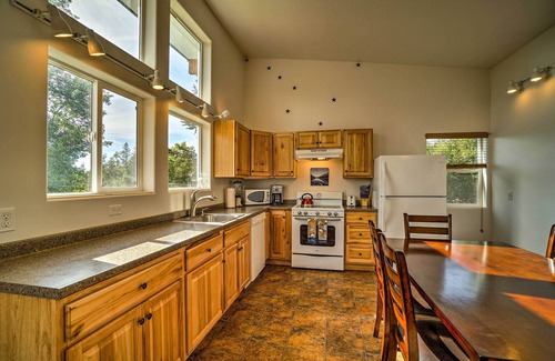 Fritz Creek House | Secluded Getaway w/Deck, Steps to Fritz Creek!