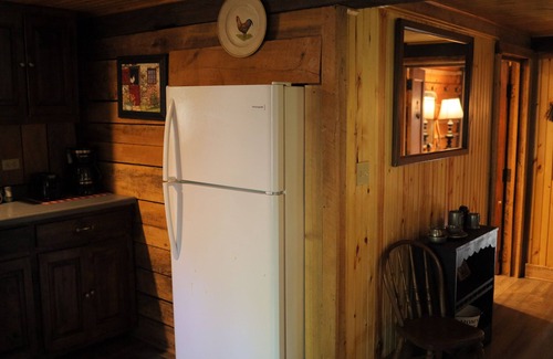 Old Washington Cabin | Secluded Hot Tub Cabin in the Heart of Southeast Ohio