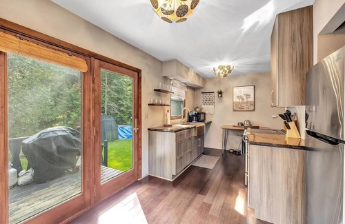 Algoma Cabin | Secluded! HotTub, Arcads, Fireplace! Lake Access!