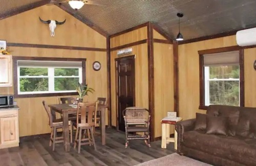 Peebles Cabin | Secluded in Amish Country and peaceful