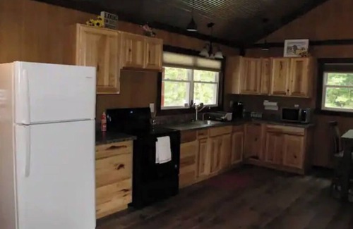 Peebles Cabin | Secluded in Amish Country and peaceful