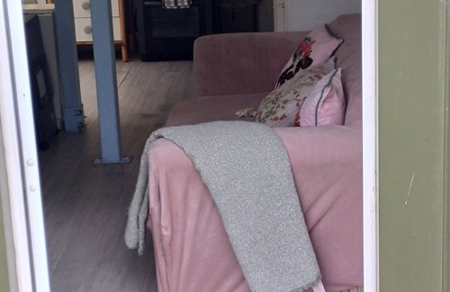 Pontypridd Cabin | Secluded Little hideaway in the beautiful mountains of Llanwonno.