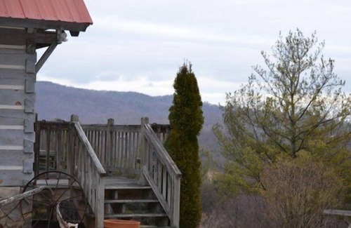 Independence Cabin | Secluded Log Cabin With Gorgeous Mountain View