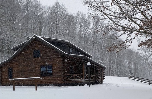 Stone Creek Cabin | Secluded Log Cabin on 300 Acres Near the Heart of Amish Country Ohio