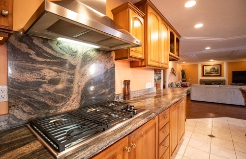 Encino House | Secluded Mediterranean villa in the hills