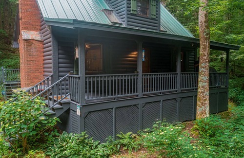 Zionville House | Secluded mountain retreat. Away form it all, but close to everything.