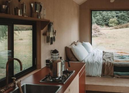 Hiawatha House | Secluded Off-Grid Cabin Deep in Nature - Hiawatha - Saro