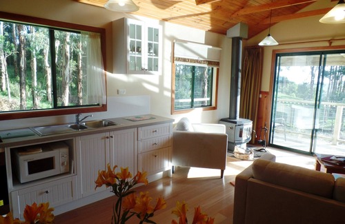 Johanna Cottage | Secluded one bedroom spa cottage