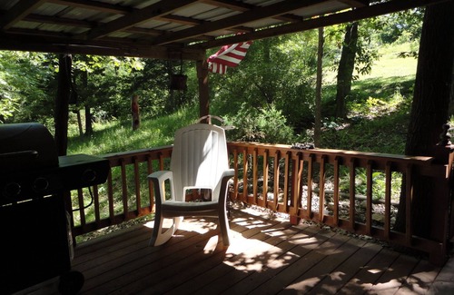 Highland Center Cabin | SECLUDED QUIET 2BR 1BATH CABIN IN THE WOODS. Between Bloomfield & Ottumwa