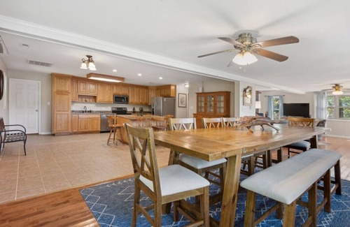 Charles City House | Secluded Riverfront Home + Deep Water Boat Dock - Between Williamsburg-Richmond