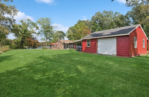 Charles City House | Secluded Riverfront Home + Deep Water Boat Dock - Between Williamsburg-Richmond