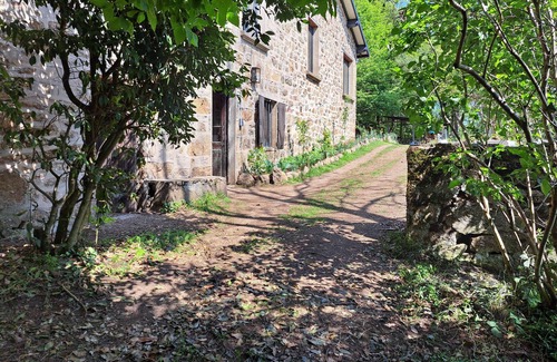 Yzeron Ski Chalet | Secluded self-contained gîte in the middle of the forest, near the Yzeron plateau