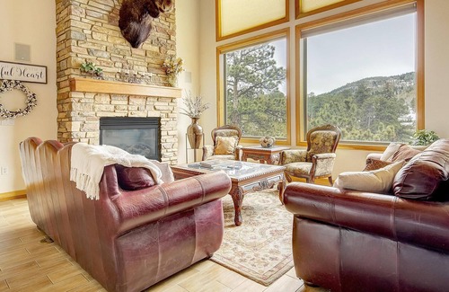 Morrison House | Secluded & Spacious Mountain Getaway