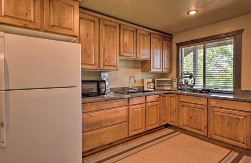 Sterling House | Secluded Sterling Abode: Near Palisade State Park!