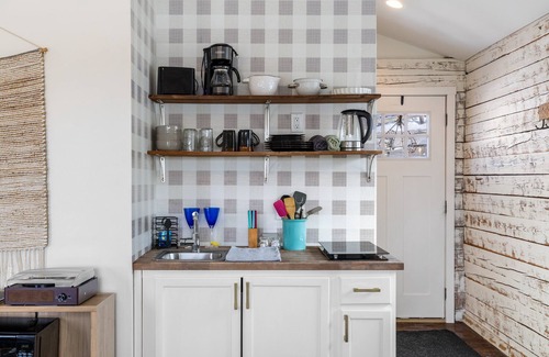 Thompson Cabin | Secluded Summer Cabin Near Trails w/Firepit, Hot Tub & Stargazing Views!