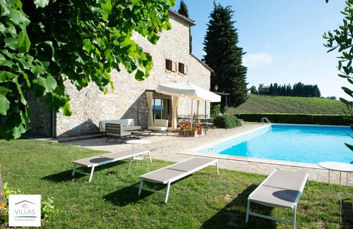 Gaiole in Chianti Villa | Secluded villa between Chianti vineyards, private pool, tennis, large garden