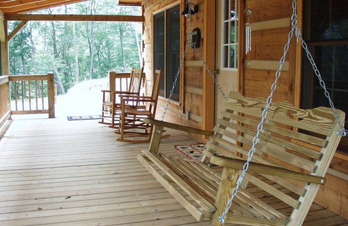 Vilas Cabin | Secluded yet close to everything!