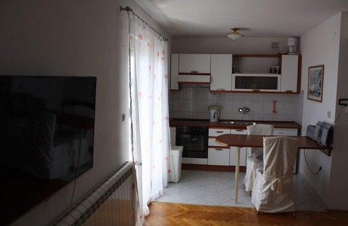 Seget Donji House | Second Floor 2-room apartment, 2x bathroom, 2x air conditioning, balcony, panoramic sea view
