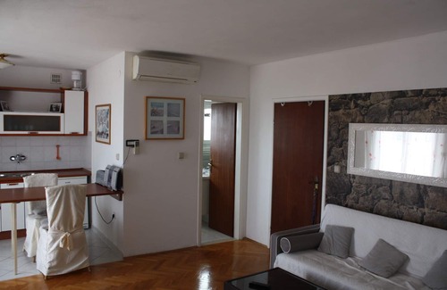 Seget Donji House | Second Floor 2-room apartment, 2x bathroom, 2x air conditioning, balcony, panoramic sea view