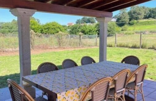 Abegondo House | Second floor apartment in a house near Camino Inglés (Pet friendly)