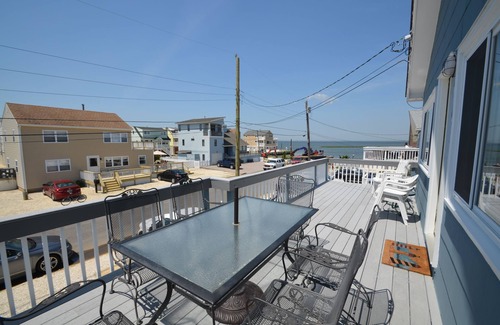 North Beach Haven House | Second Floor, Fantastic Water Views, Bay Beach, Pet Friendly.