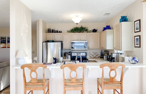 Manistee Condo | Second Floor Lake Michigan Condo with Sunset Views