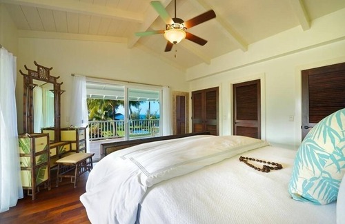 Kilauea House | Secret Beach Estate: Private beach access, pool, tennis, spa chefs kitchen, A/C