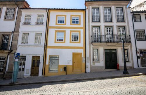 Braganca House | Secret Garden in Bragança - historic center