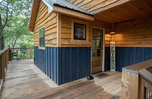 Dahlonega Cabin | Secret Stash: Secluded Treehouse Overlooking Creek