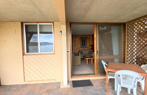 Jindabyne Apartment | Seeblick 2 - 1BR Lakefront Apartment l Central Location l Off-Street Parking