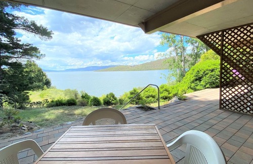 Jindabyne Apartment | Seeblick 2 - 1BR Lakefront Apartment l Central Location l Off-Street Parking
