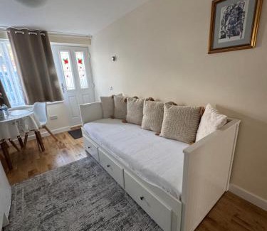 Tea Green Apartment | Sela House - Luton Airport