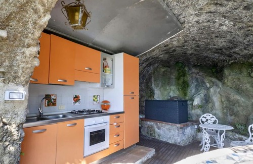 Ravello Villa | SELENE - Eight Bedroom Villa, Sleeps 16