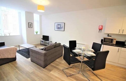 Chester Apartment | Self Catered Accommodation With Parking
