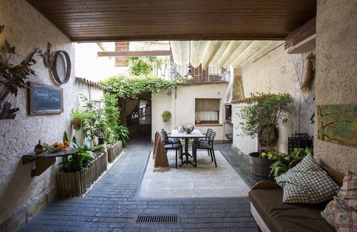 Torrelles de Foix Cottage | Self catering Ca La Laia for 9 people