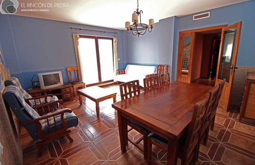 Enguidanos Apartment | Self catering El Rincon de Piedra for 6 people