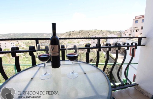 Enguidanos Apartment | Self catering El Rincon de Piedra for 4 people