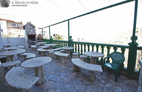 Enguidanos Apartment | Self catering El Rincon de Piedra for 4 people