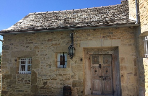 Castelnau-de-Mandailles House | Self-contained 4-6 person gîte with shared pool