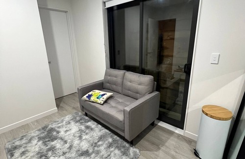 Auckland Apartment | Self Contained 2 Bedroom - Botanic Gardens & Airport
