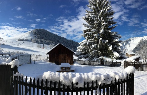 Albiez-le-Vieux Apartment | Self-contained apartment in an authentic mountain village