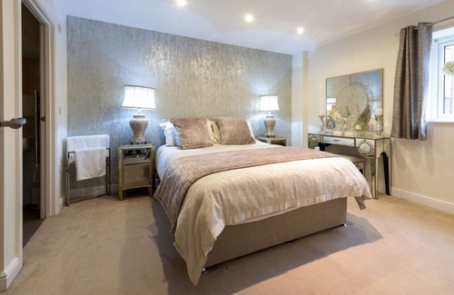 Wakefield Apartment | Self-Contained Gated Apartments with Secure Parking