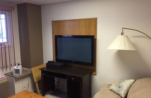 Fort St. John Apartment | self contained,laundry free internet nFully furnished Heat &Hot water included,