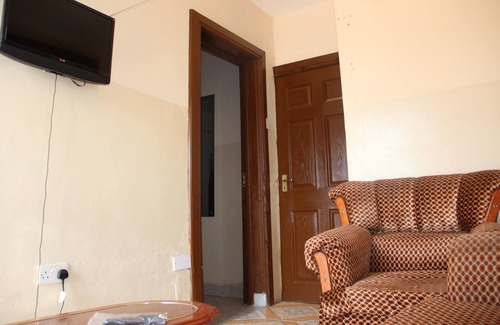 Kisumu Apartment | Self contained rooms with private shower & rooftop kitchen with lake views