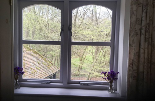Warnham Apartment | Self Contained stay, close to town & country, ample parking, beautiful grounds.