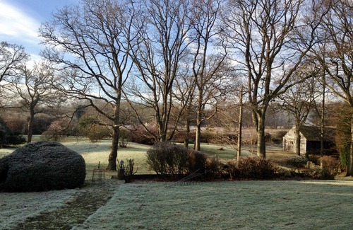Warnham Apartment | Self Contained stay, close to town & country, ample parking, beautiful grounds.