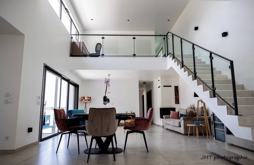 Montferrat House | Selha luxury house Montferrat magnificent lake view + infinity pool 180m2