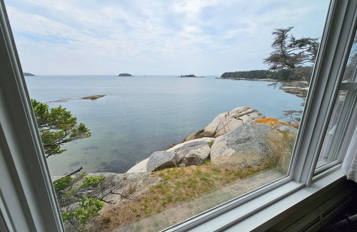 Stonington House | Sellers Shore Cottage - Oceanfront, Cape - Private
