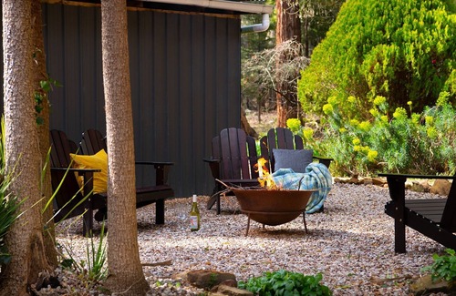 Wheatsheaf House | Selo Retreat- escape to this forest retreat, only 10 mins from Daylesford