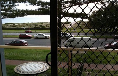 Semaphore Apartment | Semaphore Beach Front Apartment.Water Views.